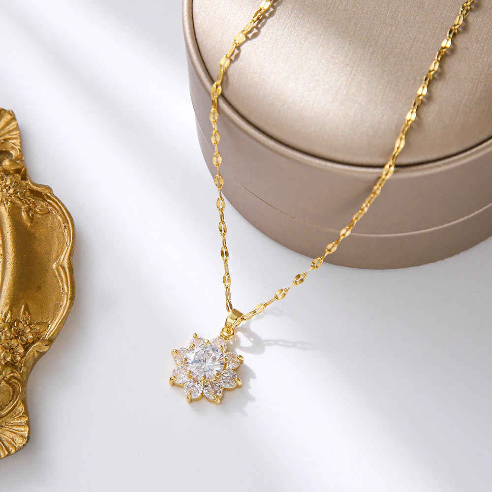 VÉLISSE™ Luxury Zircon Clavicle Chain Necklace